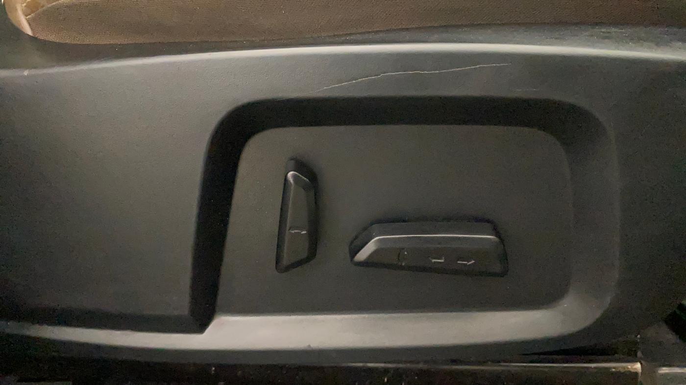 2020 Tata Harrier XZ PLUS 2.0L DUAL TONE, Diesel, Manual, 1,32,979 km, Driver Side Adjustment Panel