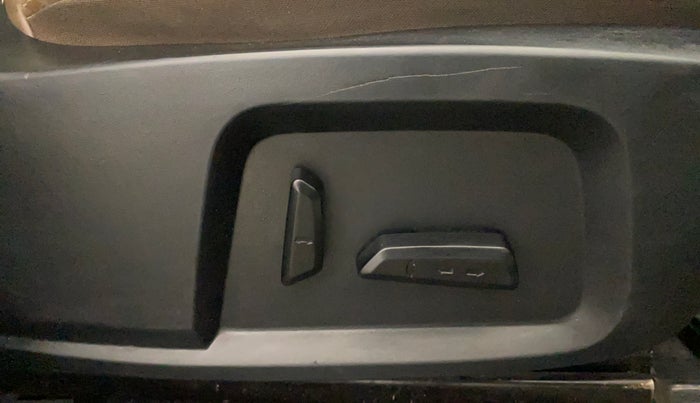 2020 Tata Harrier XZ PLUS 2.0L DUAL TONE, Diesel, Manual, 1,32,961 km, Driver Side Adjustment Panel