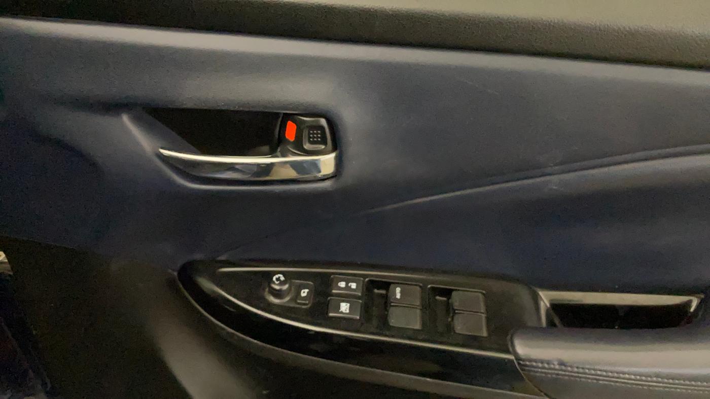 2022 Maruti Baleno ALPHA PETROL 1.2, Petrol, Manual, 79,496 km, Driver Side Door Panels Control