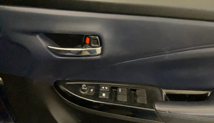 2022 Maruti Baleno ALPHA PETROL 1.2, Petrol, Manual, 79,496 km, Driver Side Door Panels Control