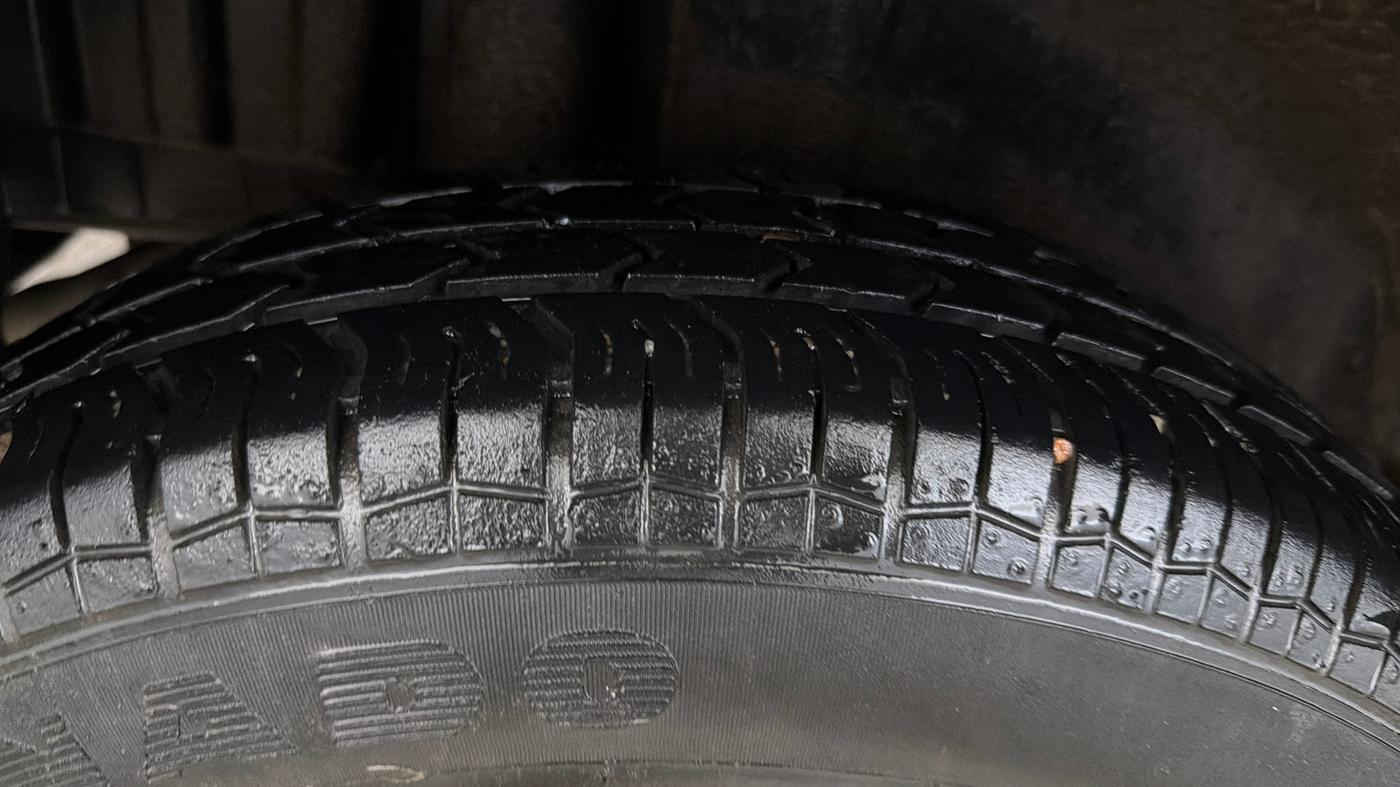 2017 Maruti Swift LXI (O), Petrol, Manual, 67,824 km, Right Rear Tyre Tread