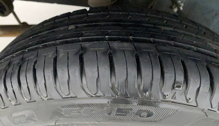 2014 Datsun Go T, Petrol, Manual, 39,399 km, Right Rear Tyre Tread