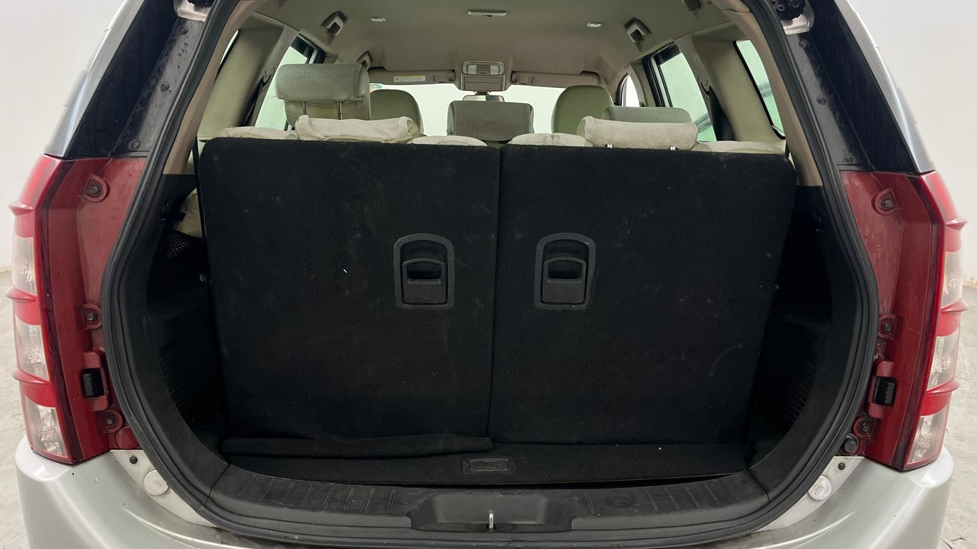 2014 Mahindra XUV500 W6, Diesel, Manual, 7,002 km, Boot Inside