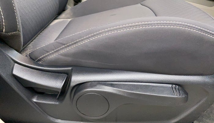 2020 Mahindra XUV300 W8 1.2 PETROL, Petrol, Manual, 16,285 km, Driver Side Adjustment Panel