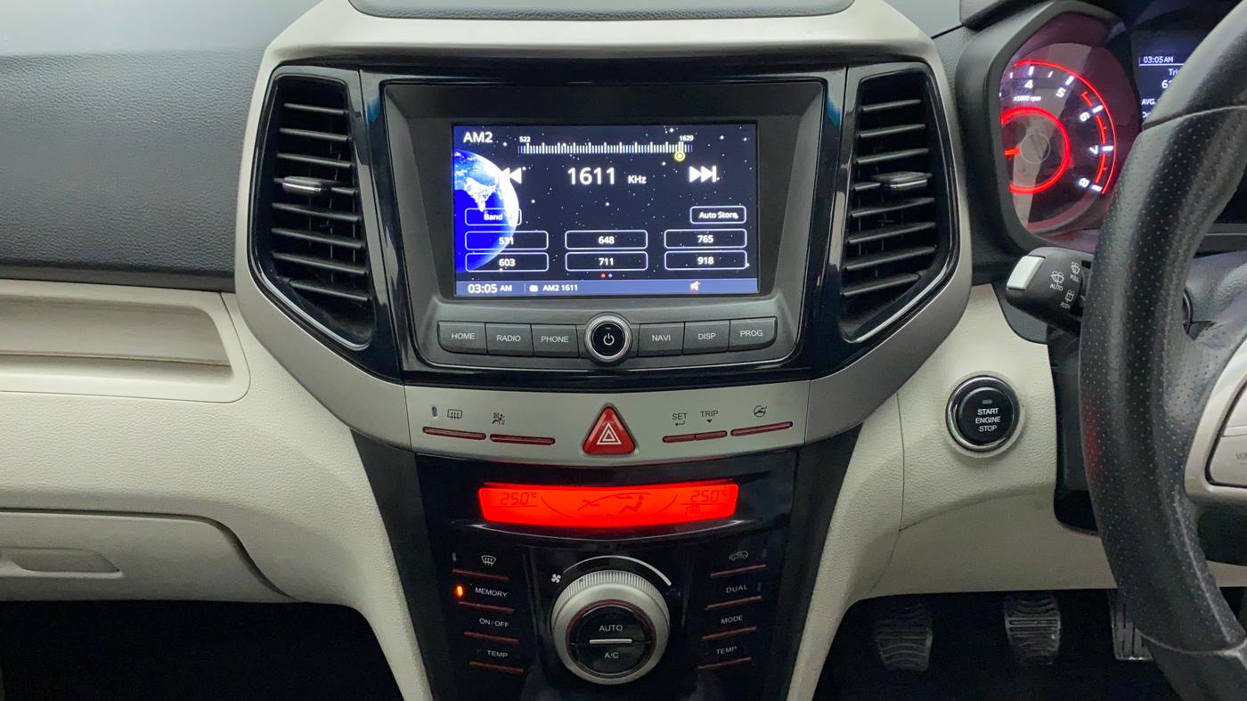 2020 Mahindra XUV300 W8 1.2 PETROL, Petrol, Manual, 16,285 km, Air Conditioner