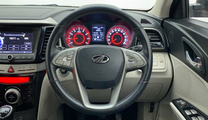 2020 Mahindra XUV300 W8 1.2 PETROL, Petrol, Manual, 16,285 km, Steering Wheel Close Up