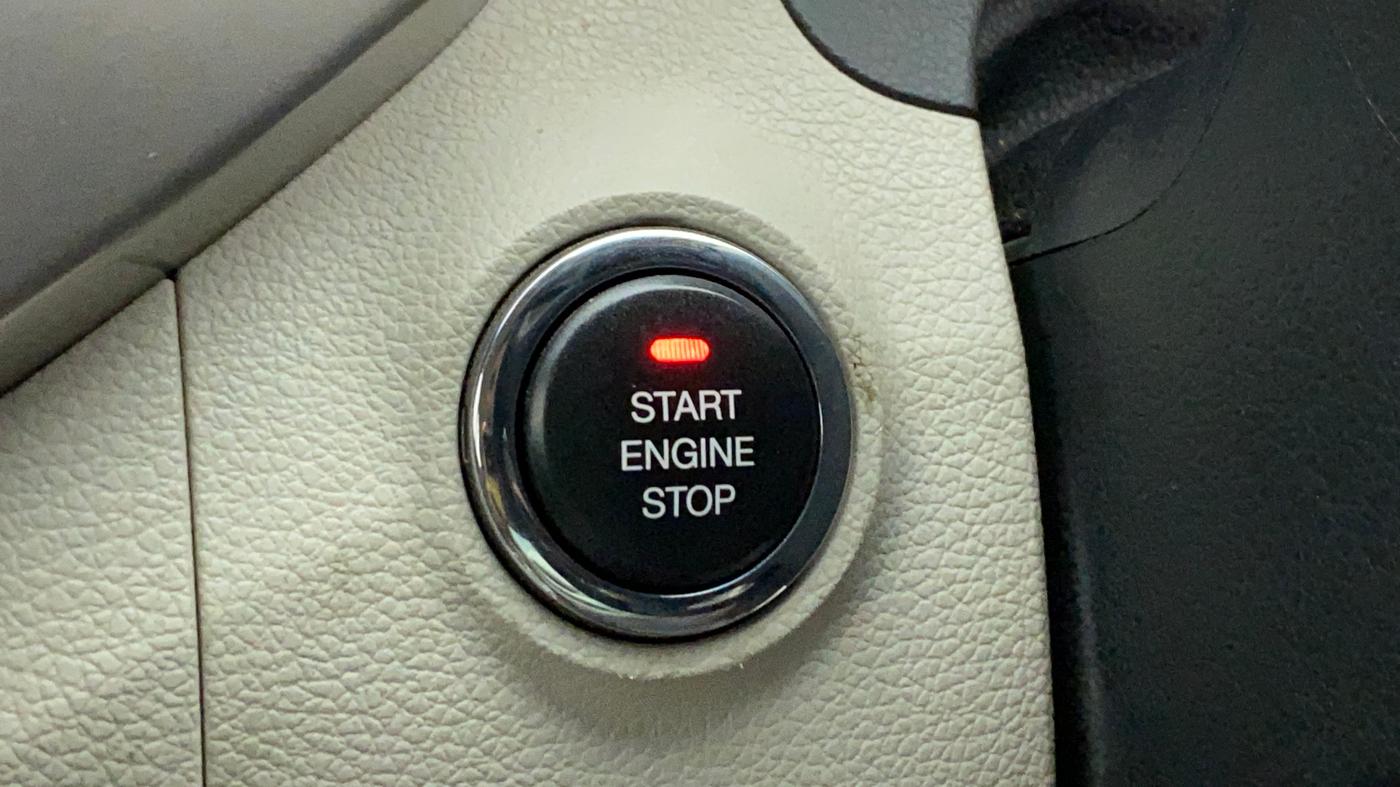 2020 Mahindra XUV300 W8 1.2 PETROL, Petrol, Manual, 16,285 km, Keyless Start/ Stop Button