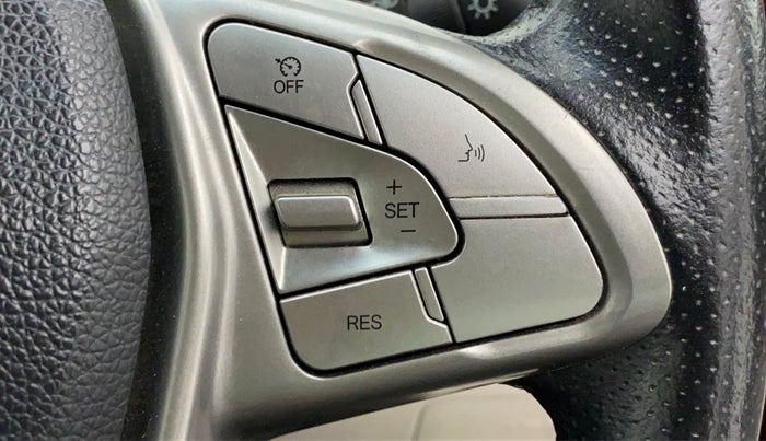 2020 Mahindra XUV300 W8 1.2 PETROL, Petrol, Manual, 16,285 km, Adaptive Cruise Control