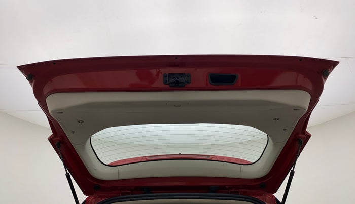 2020 Mahindra XUV300 W8 1.2 PETROL, Petrol, Manual, 16,285 km, Boot Door Open