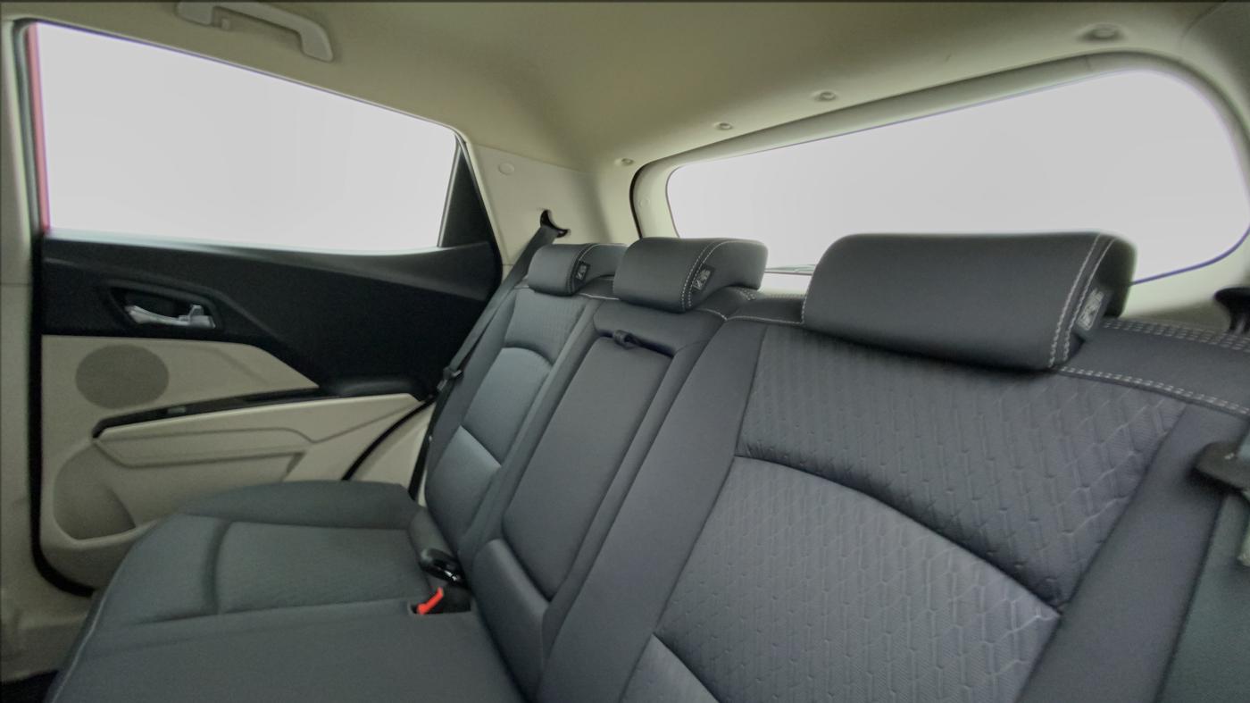 2020 Mahindra XUV300 W8 1.2 PETROL, Petrol, Manual, 16,285 km, Right Side Rear Door Cabin