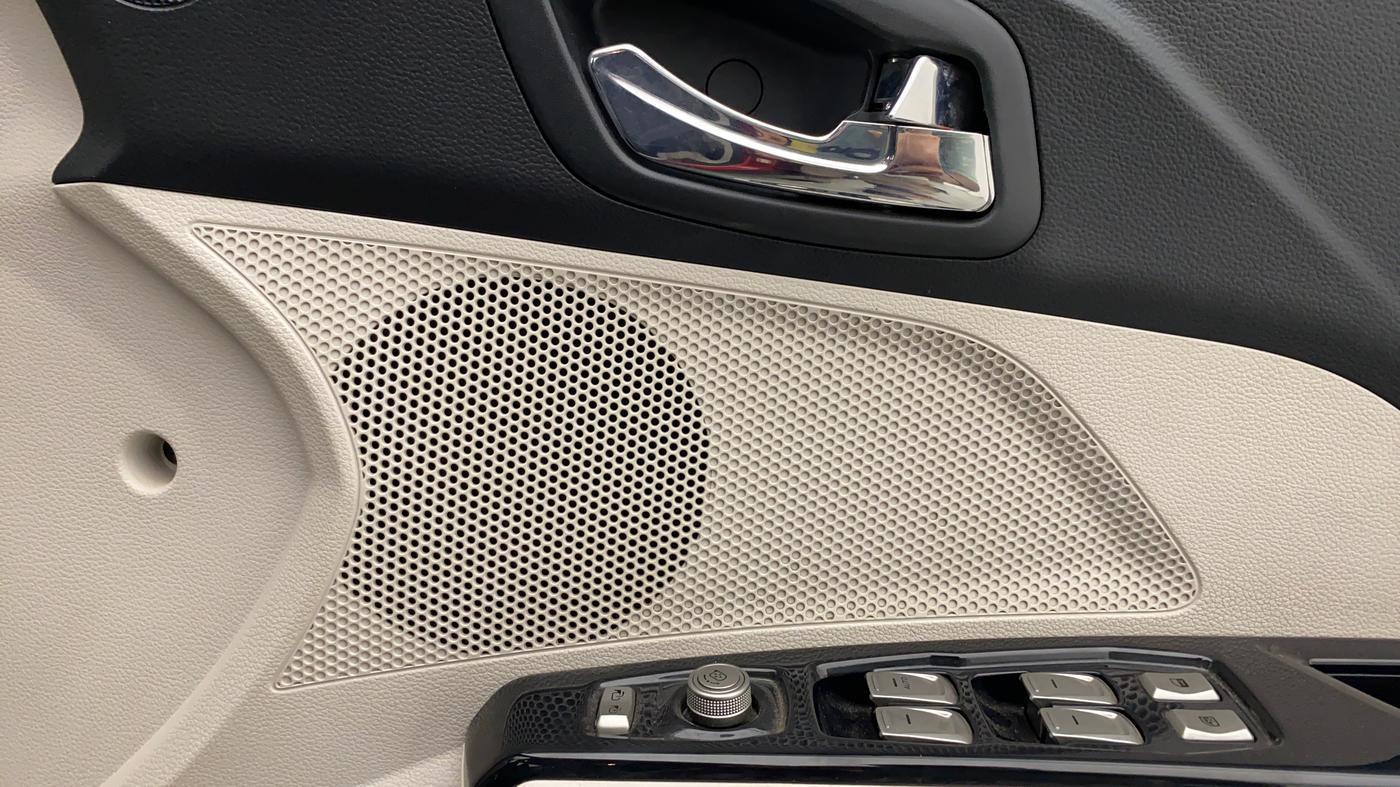 2020 Mahindra XUV300 W8 1.2 PETROL, Petrol, Manual, 16,285 km, Speaker