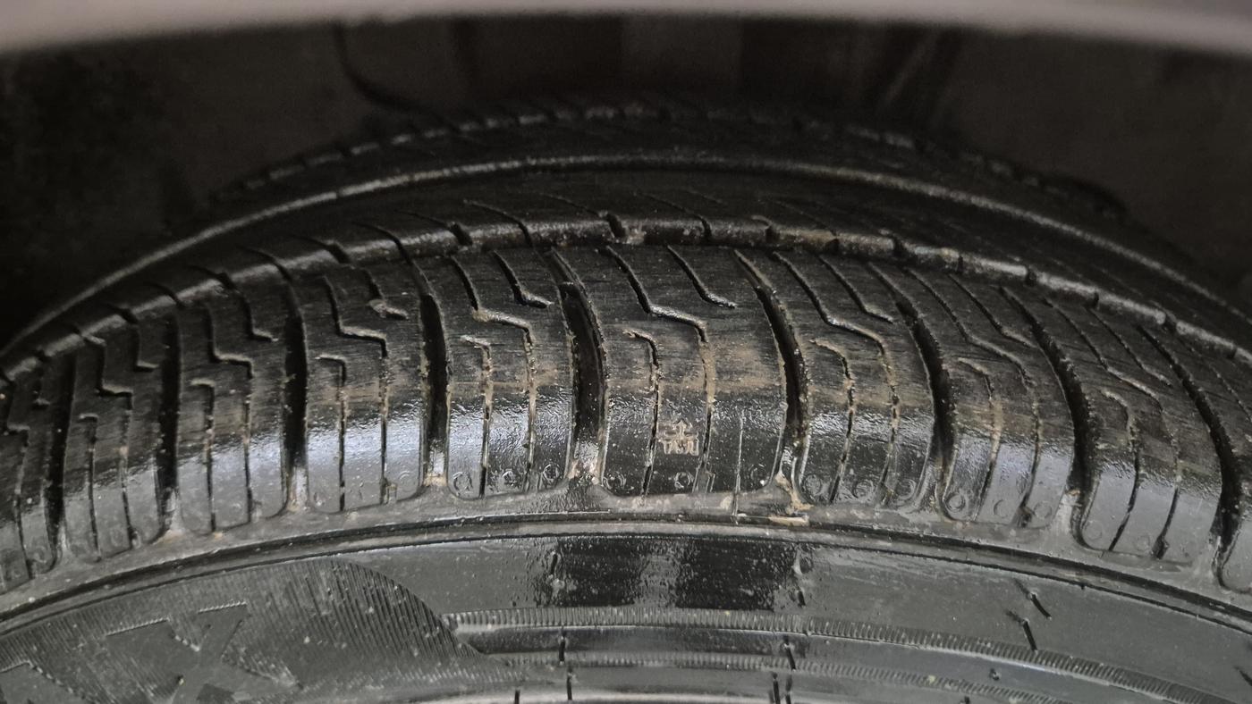 2019 Tata Tiago XZ PETROL, Petrol, Manual, 66,439 km, Right Front Tyre Tread
