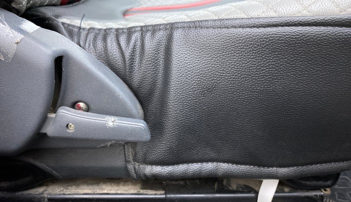 2017 Maruti Alto 800 LXI, Petrol, Manual, 49,061 km, Driver Side Adjustment Panel
