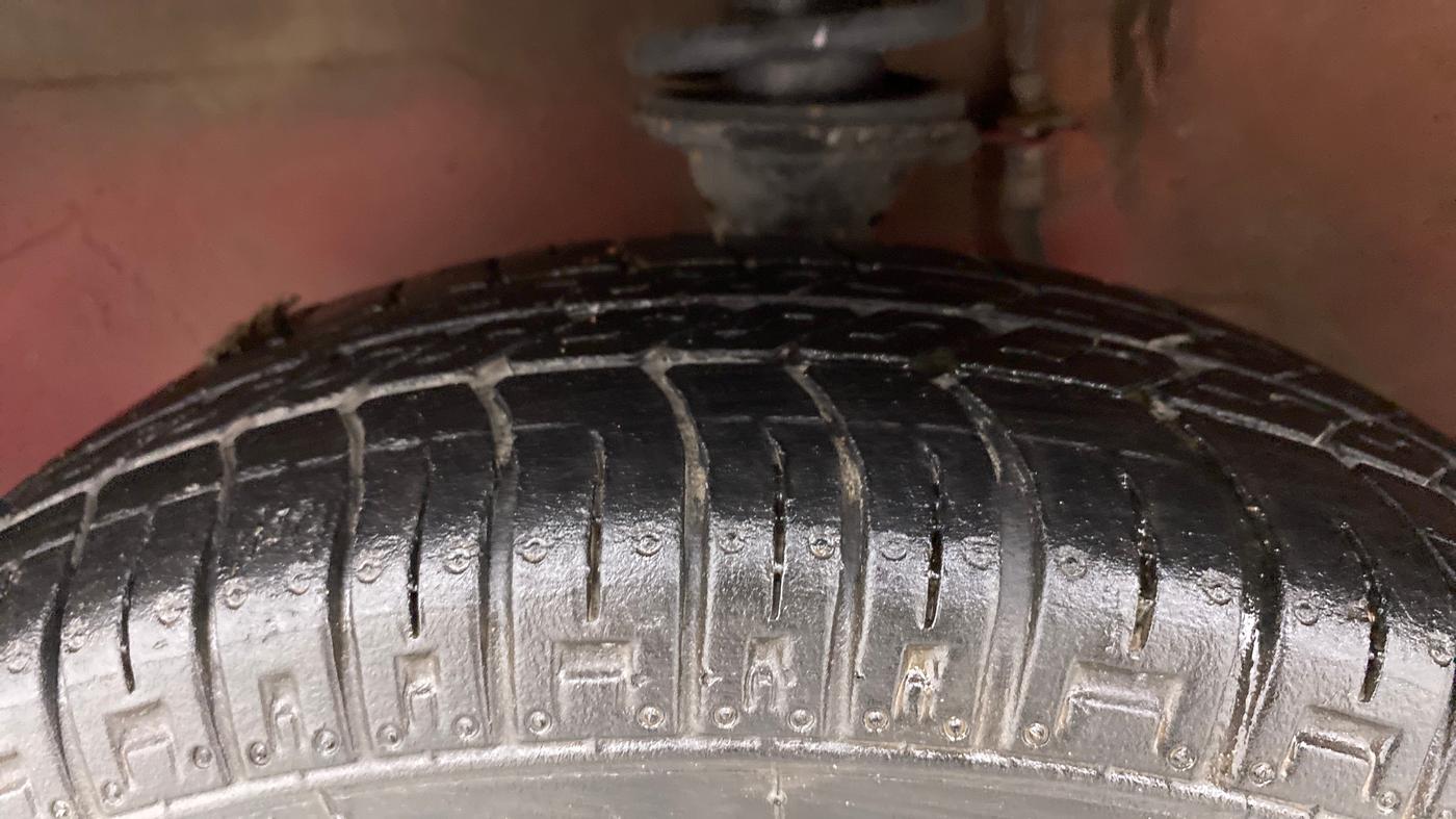 2017 Maruti Alto 800 LXI, Petrol, Manual, 49,061 km, Left Front Tyre Tread
