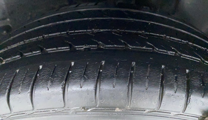 2017 Volkswagen Polo GT TSI 1.2 PETROL AT, Petrol, Automatic, 45,817 km, Left Rear Tyre Tread