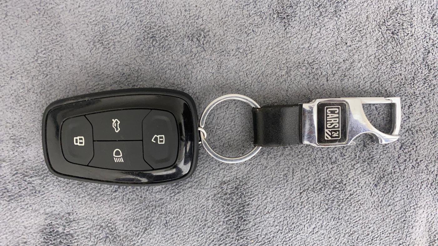 2022 Tata PUNCH ACCOMPLISHED AMT, Petrol, Automatic, 3,294 km, Key Close Up