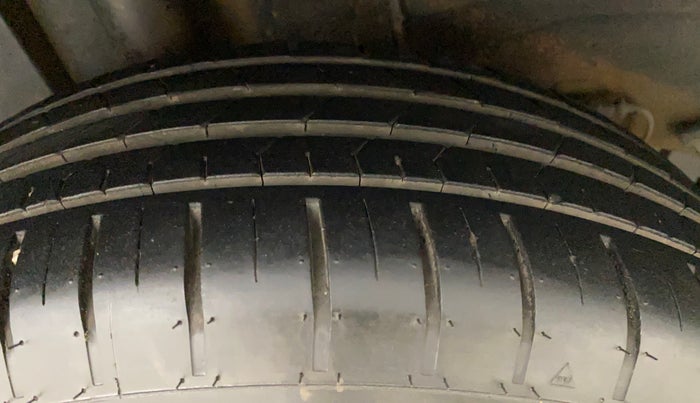 2020 Tata ALTROZ XZ PETROL, Petrol, Manual, 72,780 km, Right Rear Tyre Tread