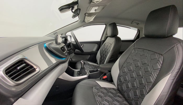 2020 Tata ALTROZ XZ PETROL, Petrol, Manual, 72,780 km, Right Side Front Door Cabin