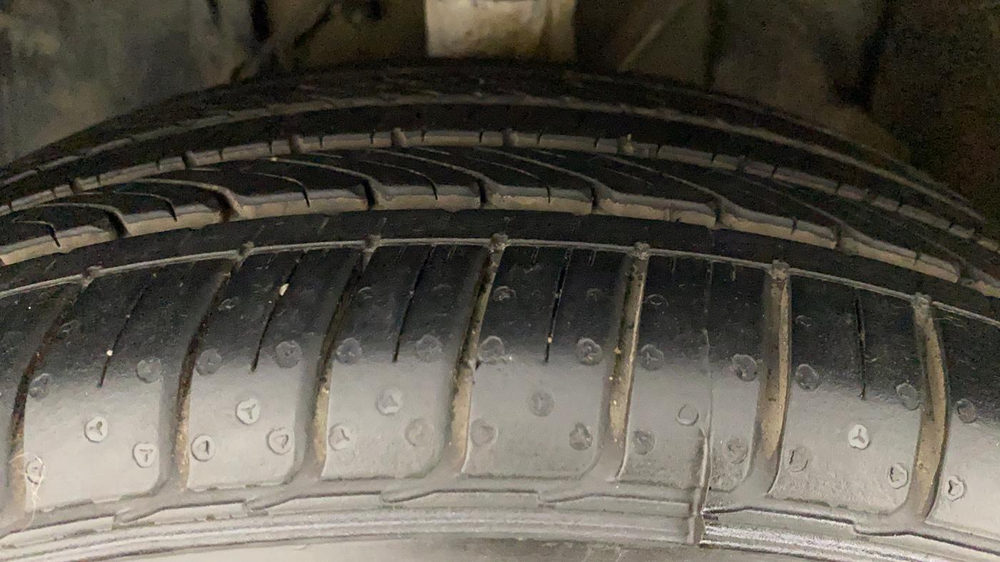 2020 Tata ALTROZ XZ PETROL, Petrol, Manual, 72,780 km, Left Front Tyre Tread
