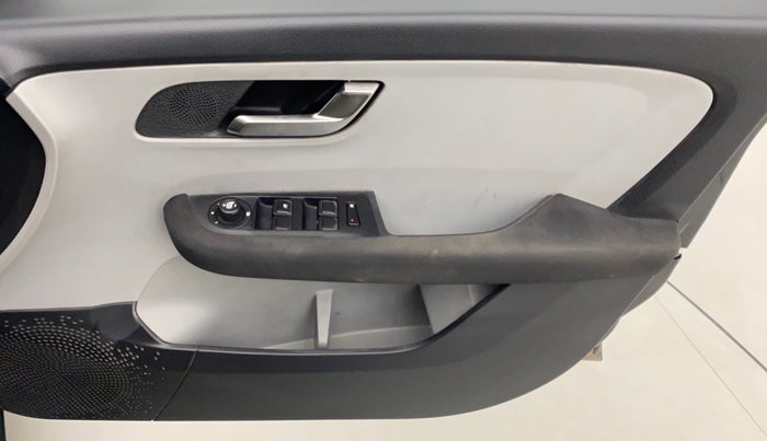 2020 Tata ALTROZ XZ PETROL, Petrol, Manual, 72,780 km, Driver Side Door Panels Control
