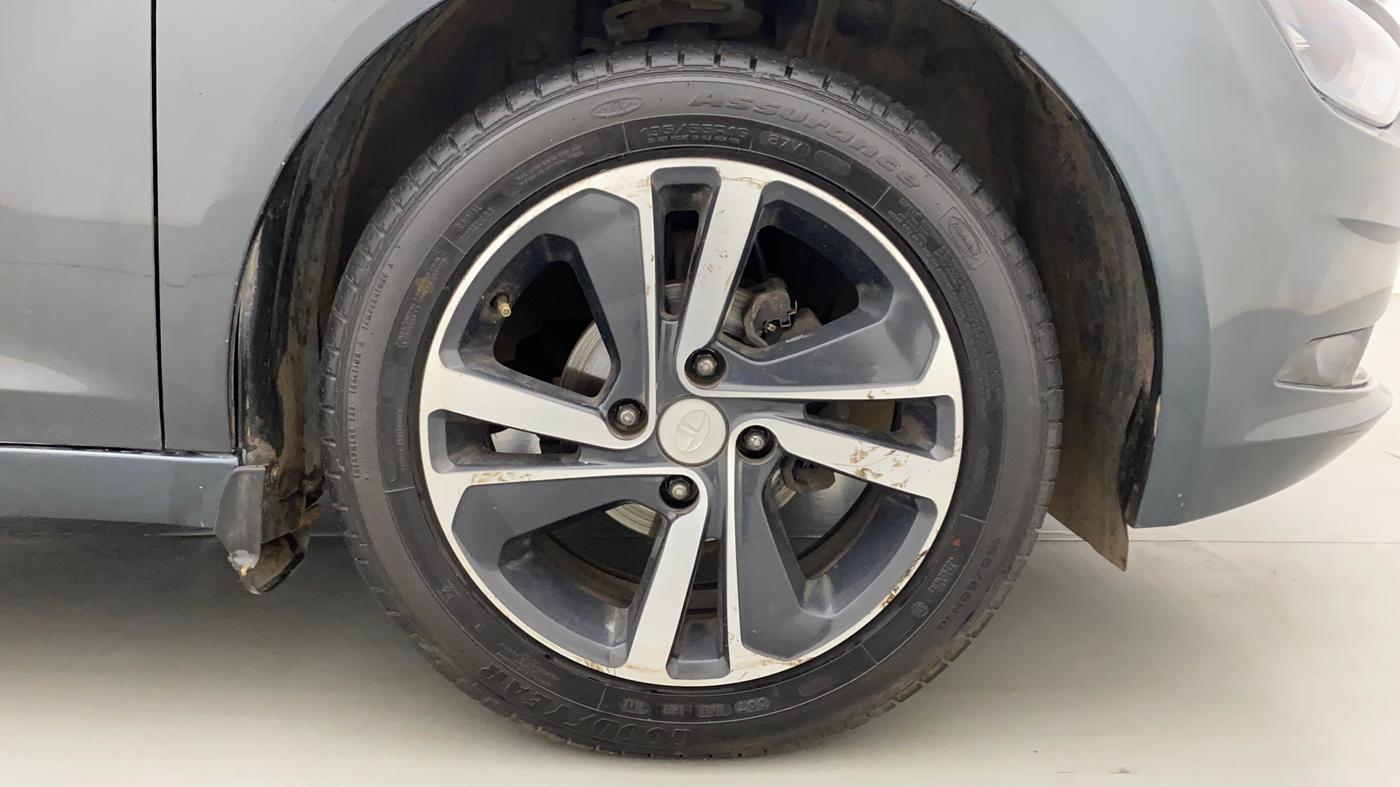 2020 Tata ALTROZ XZ PETROL, Petrol, Manual, 72,780 km, Right Front Wheel