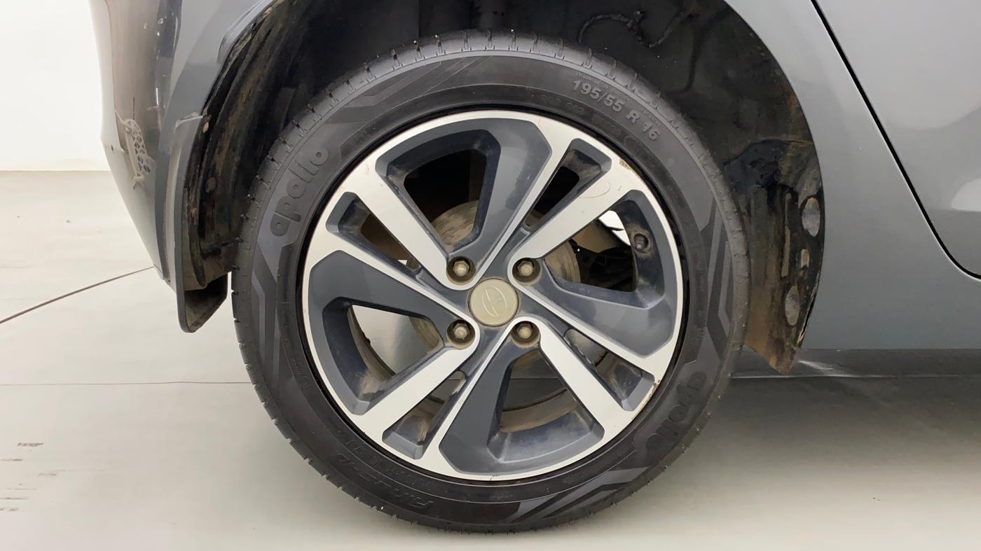 2020 Tata ALTROZ XZ PETROL, Petrol, Manual, 72,780 km, Right Rear Wheel