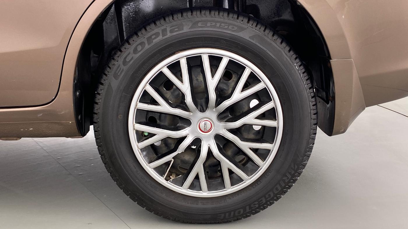 2013 Maruti Ertiga VXI, Petrol, Manual, 93,852 km, Left Rear Wheel