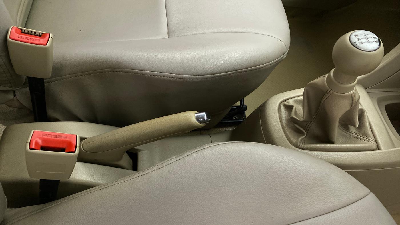2013 Maruti Ertiga VXI, Petrol, Manual, 93,852 km, Gear Lever