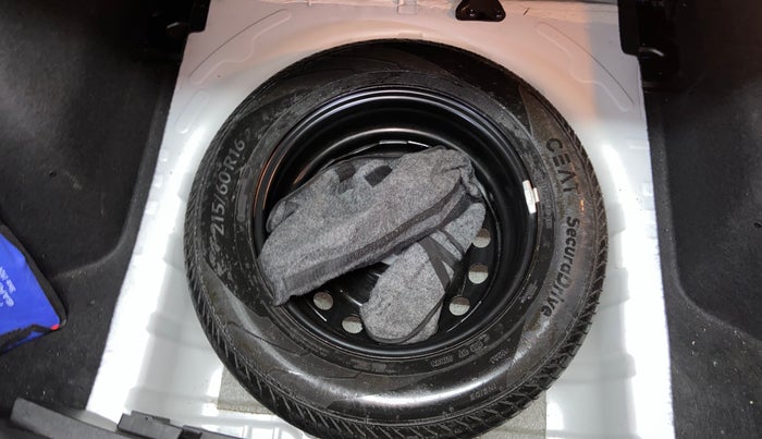 2024 MG ASTOR Sprint 1.5 MT (Ivory), Petrol, Manual, 7,166 km, Spare Tyre