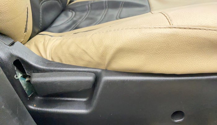 2019 Maruti Alto LXI, Petrol, Manual, 46,120 km, Driver Side Adjustment Panel