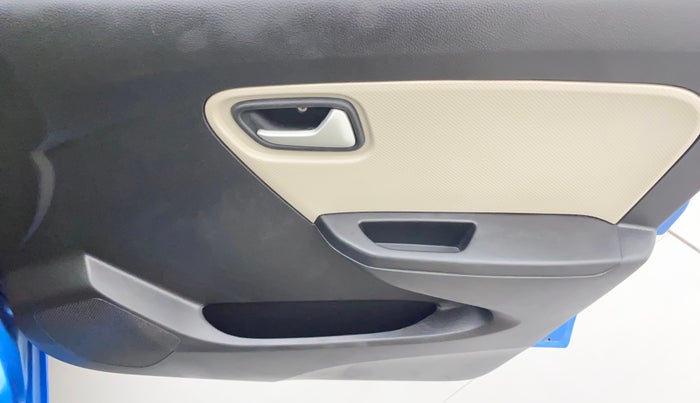 2019 Maruti Alto LXI, Petrol, Manual, 46,120 km, Driver Side Door Panels Control