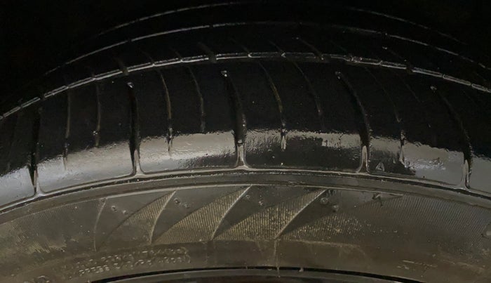 2018 Hyundai Creta E PLUS 1.6 PETROL, Petrol, Manual, 71,879 km, Right Front Tyre Tread