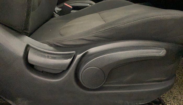 2018 Hyundai Creta E PLUS 1.6 PETROL, Petrol, Manual, 71,879 km, Driver Side Adjustment Panel