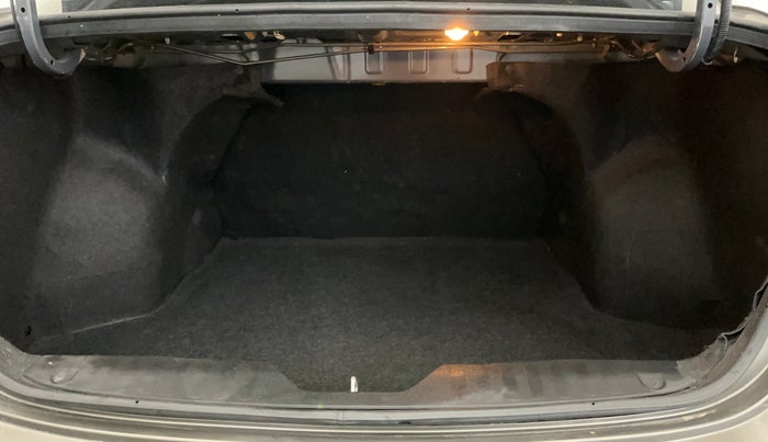2020 Maruti Ciaz ALPHA  AT 1.5 SHVS PETROL, Petrol, Automatic, 84,279 km, Boot Inside