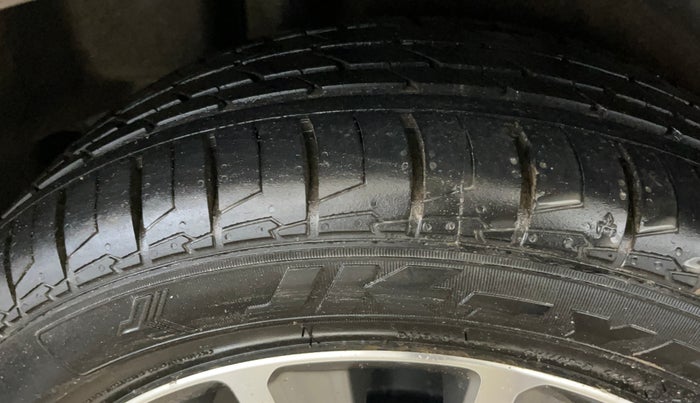 2020 Maruti Ciaz ALPHA  AT 1.5 SHVS PETROL, Petrol, Automatic, 84,279 km, Right Rear Tyre Tread