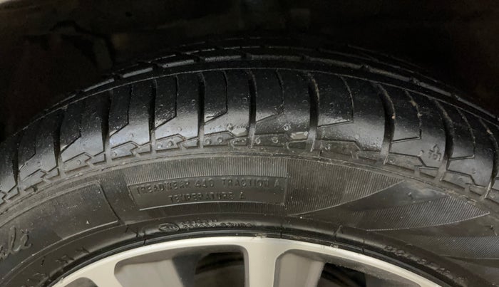 2020 Maruti Ciaz ALPHA  AT 1.5 SHVS PETROL, Petrol, Automatic, 84,279 km, Left Front Tyre Tread