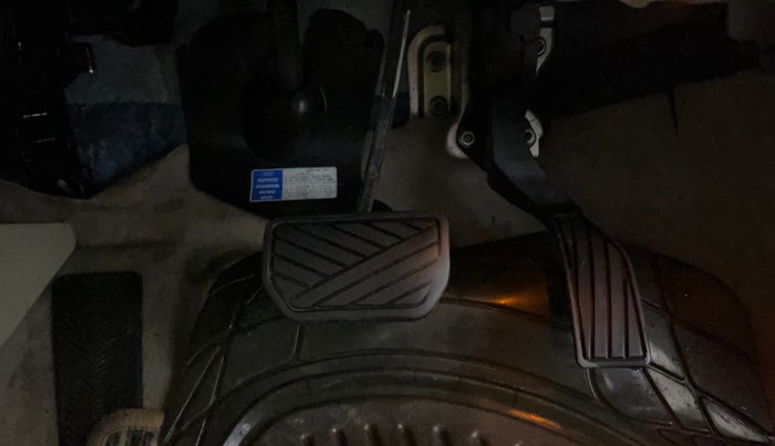 2020 Maruti Ciaz ALPHA  AT 1.5 SHVS PETROL, Petrol, Automatic, 84,279 km, Pedals