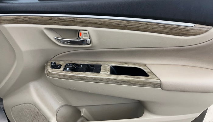 2020 Maruti Ciaz ALPHA  AT 1.5 SHVS PETROL, Petrol, Automatic, 84,279 km, Driver Side Door Panels Control