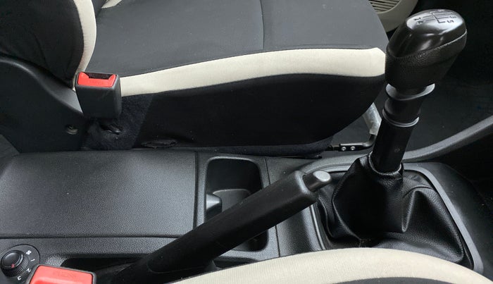 2020 Renault TRIBER 1.0 RXL PETROL, Petrol, Manual, 29,789 km, Gear Lever