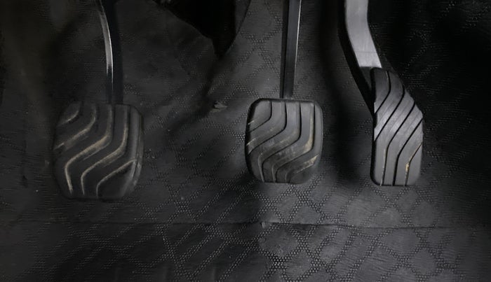 2020 Renault TRIBER 1.0 RXL PETROL, Petrol, Manual, 29,789 km, Pedals