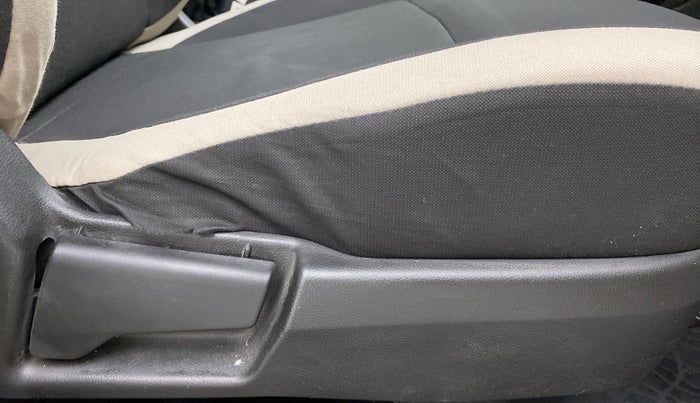 2020 Renault TRIBER 1.0 RXL PETROL, Petrol, Manual, 29,789 km, Driver Side Adjustment Panel