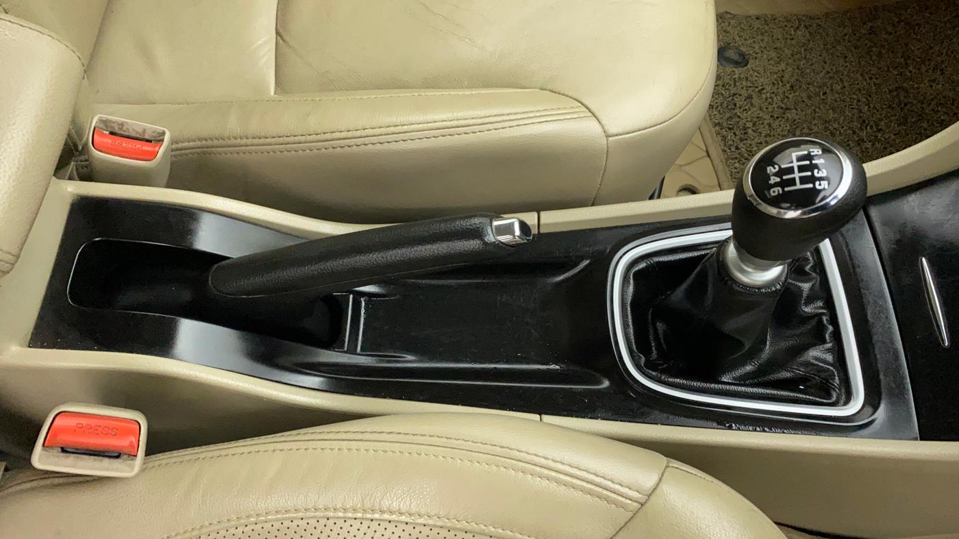 2019 Maruti Ciaz ALPHA DIESEL 1.5, Diesel, Manual, 91,829 km, Gear Lever