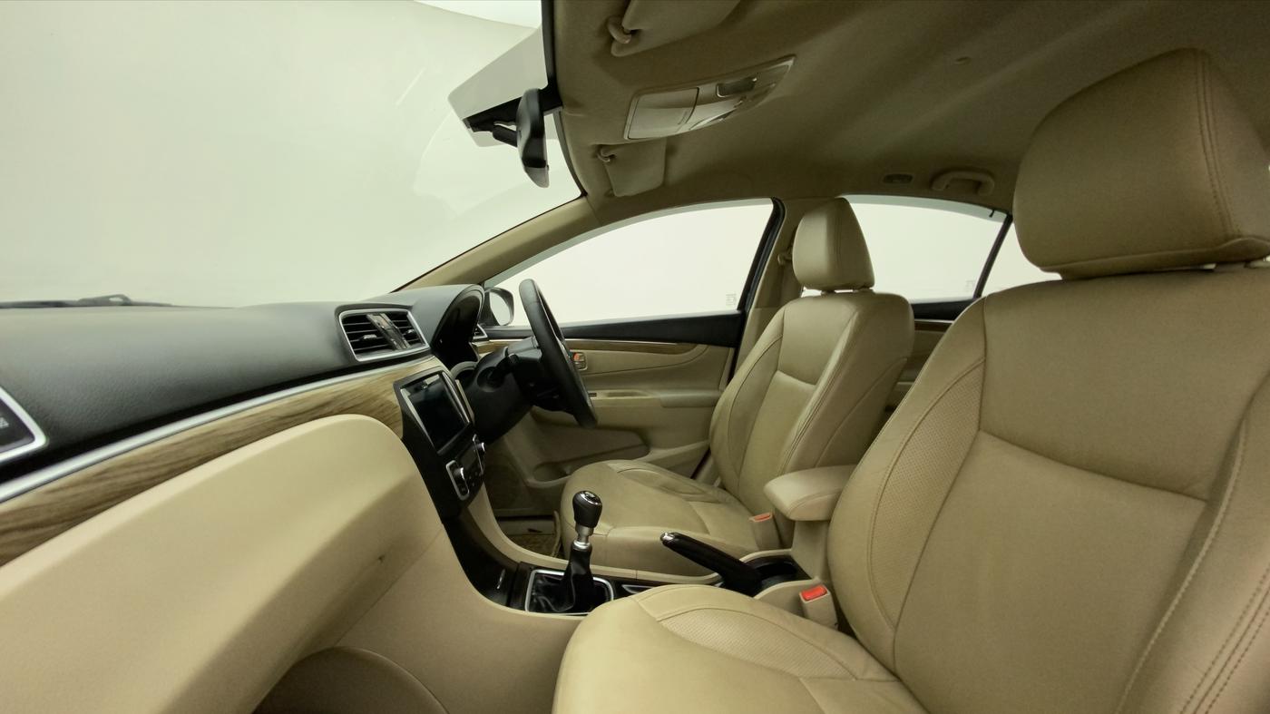 2019 Maruti Ciaz ALPHA DIESEL 1.5, Diesel, Manual, 91,829 km, Right Side Front Door Cabin
