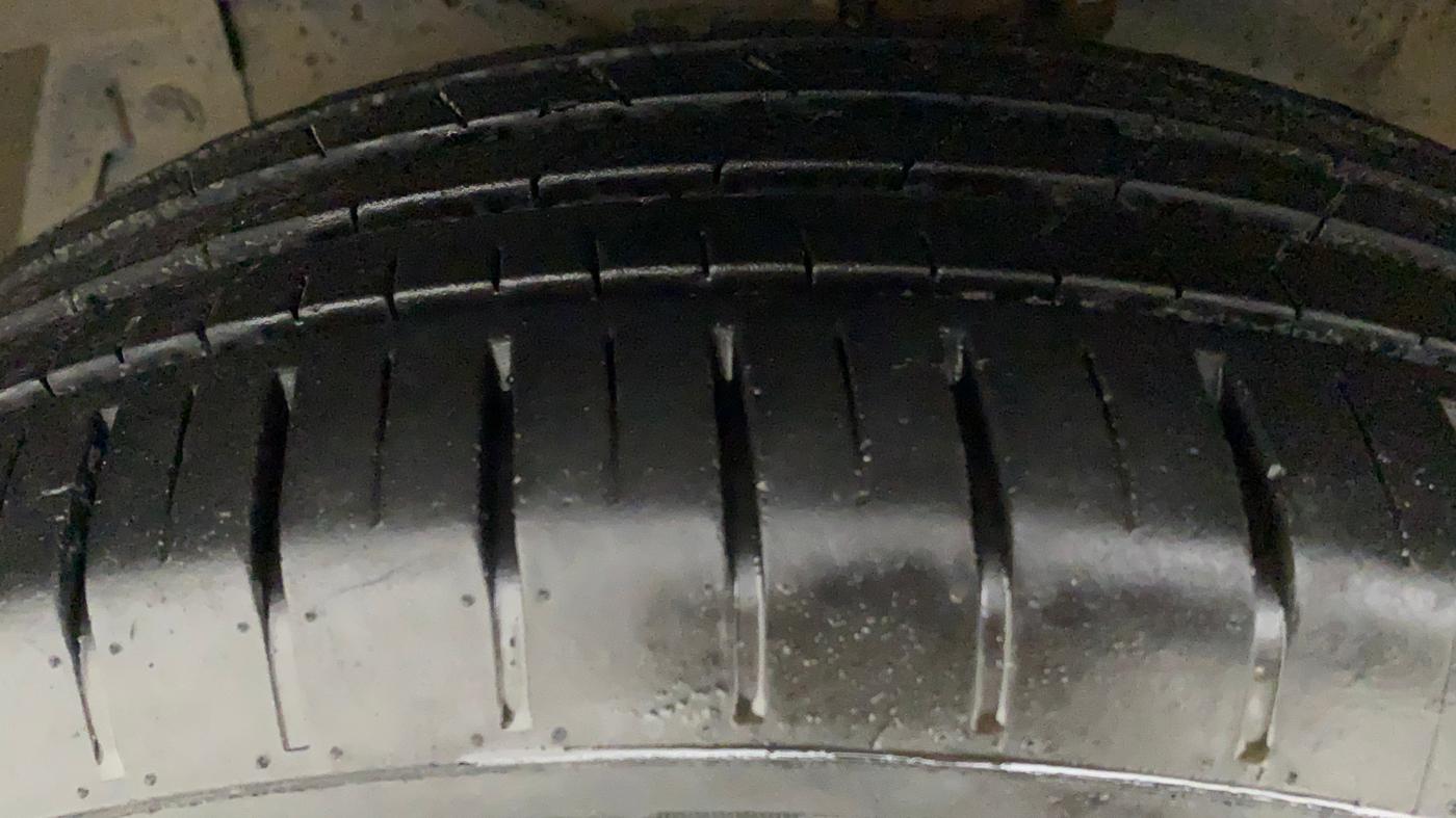 2019 Maruti Ciaz ALPHA DIESEL 1.5, Diesel, Manual, 91,829 km, Left Front Tyre Tread