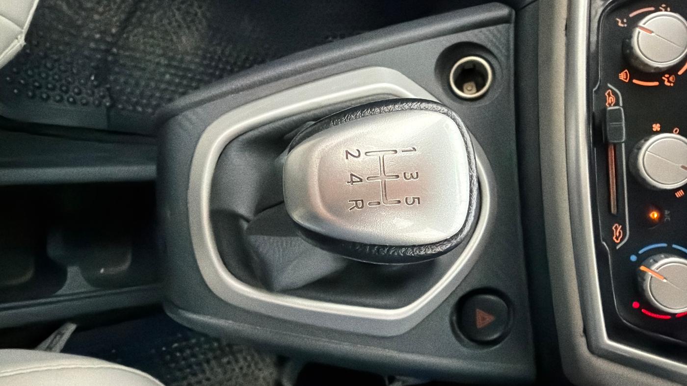 2018 Datsun Go Plus T, Petrol, Manual, 29,931 km, Gear Lever