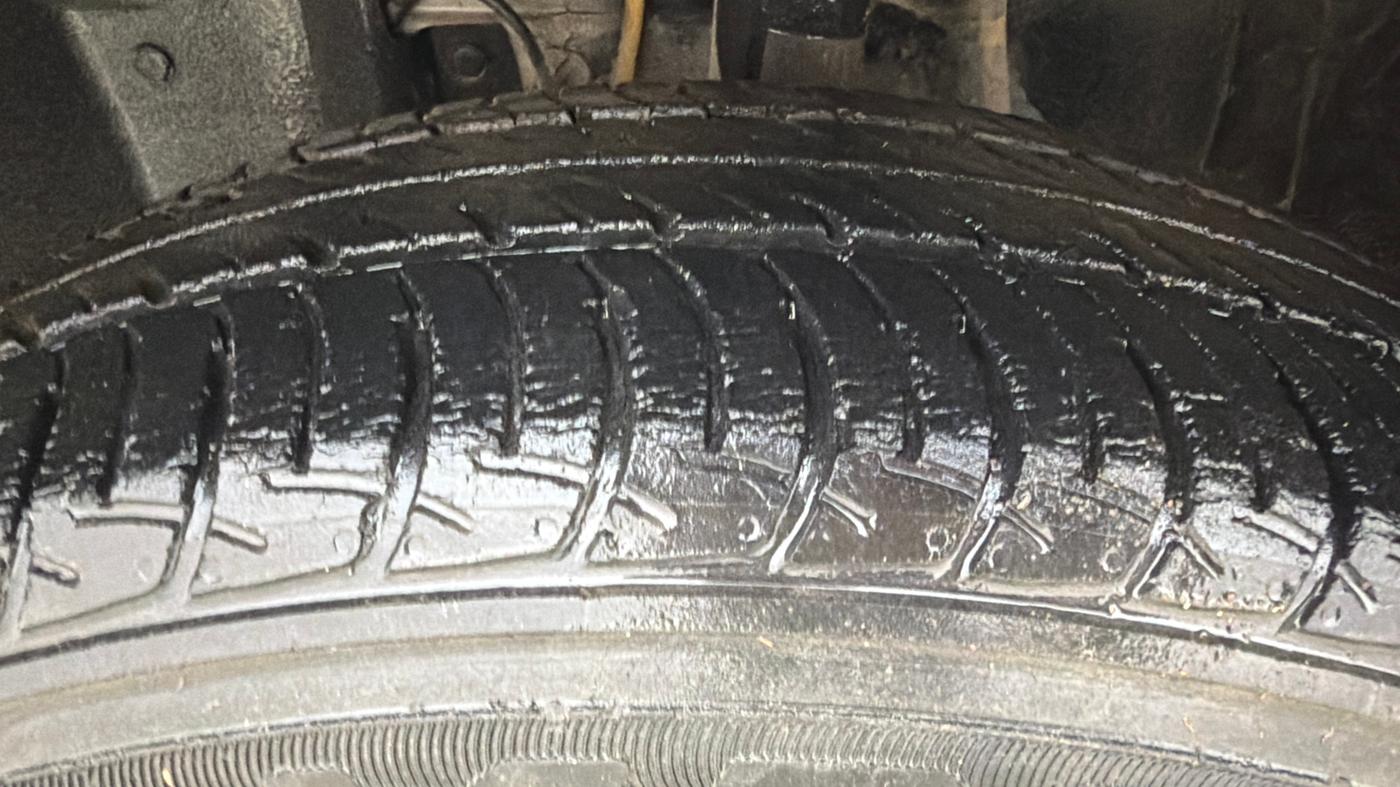 2018 Datsun Go Plus T, Petrol, Manual, 29,931 km, Left Front Tyre Tread