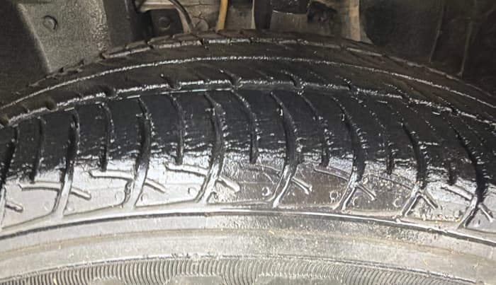 2018 Datsun Go Plus T, Petrol, Manual, 29,931 km, Left Front Tyre Tread