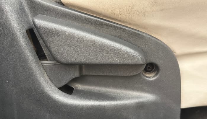 2018 Datsun Go Plus T, Petrol, Manual, 29,931 km, Driver Side Adjustment Panel