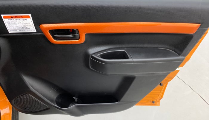 2021 Maruti S PRESSO VXI (O) CNG, CNG, Manual, 25,028 km, Driver Side Door Panels Control