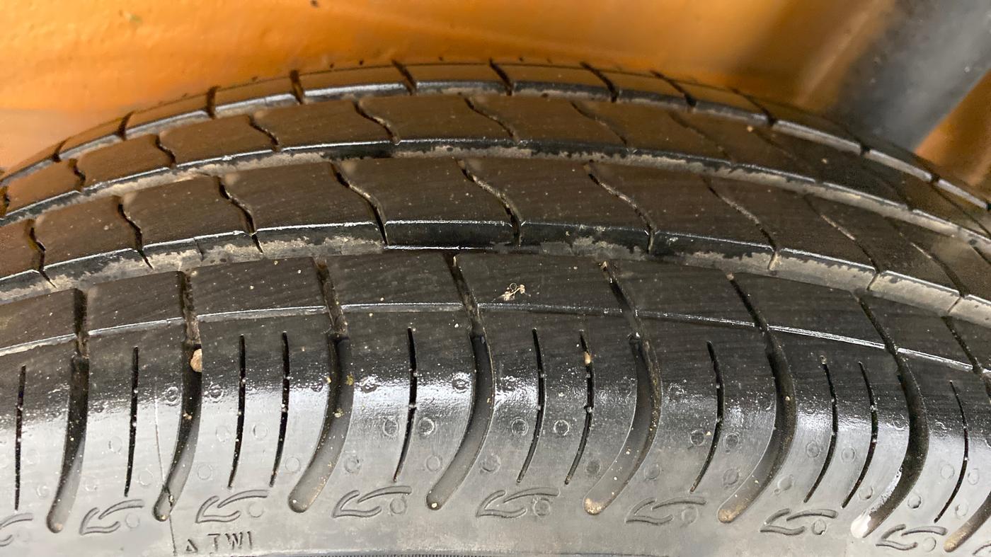 2021 Maruti S PRESSO VXI (O) CNG, CNG, Manual, 25,028 km, Left Rear Tyre Tread